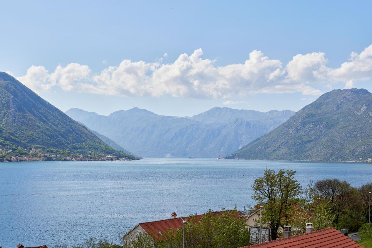 Apartment Noa With Sea View Kotor Dış mekan fotoğraf