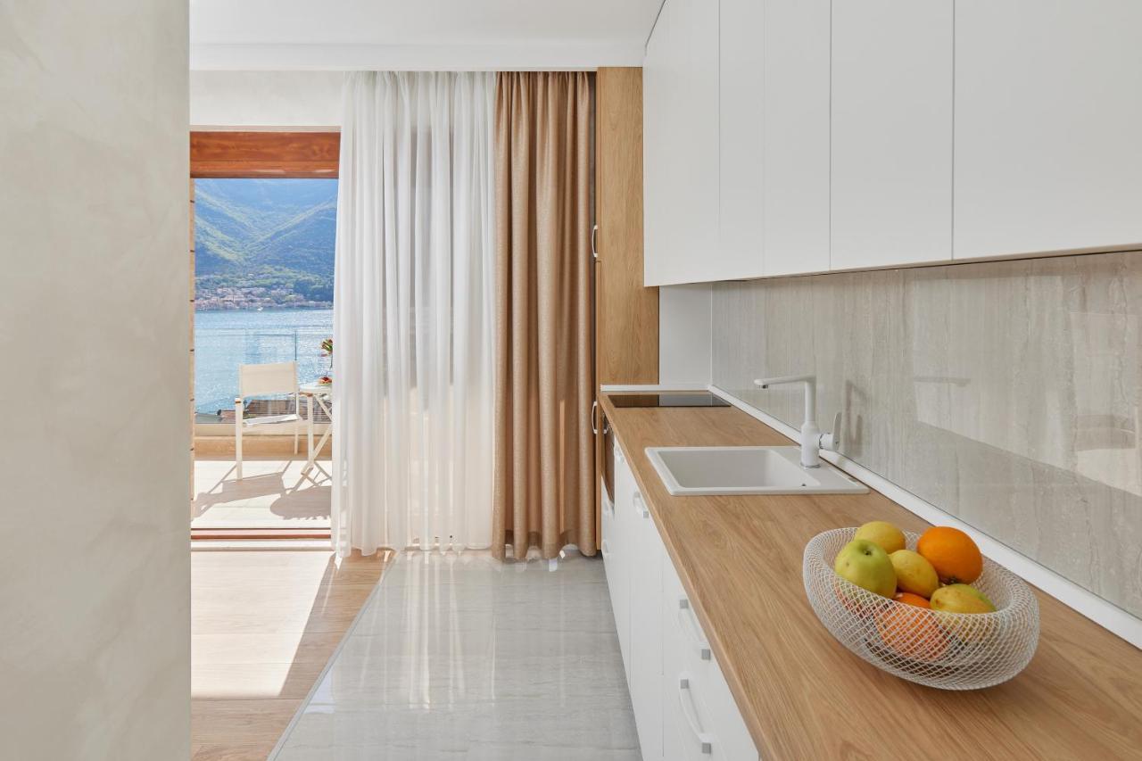 Apartment Noa With Sea View Kotor Dış mekan fotoğraf